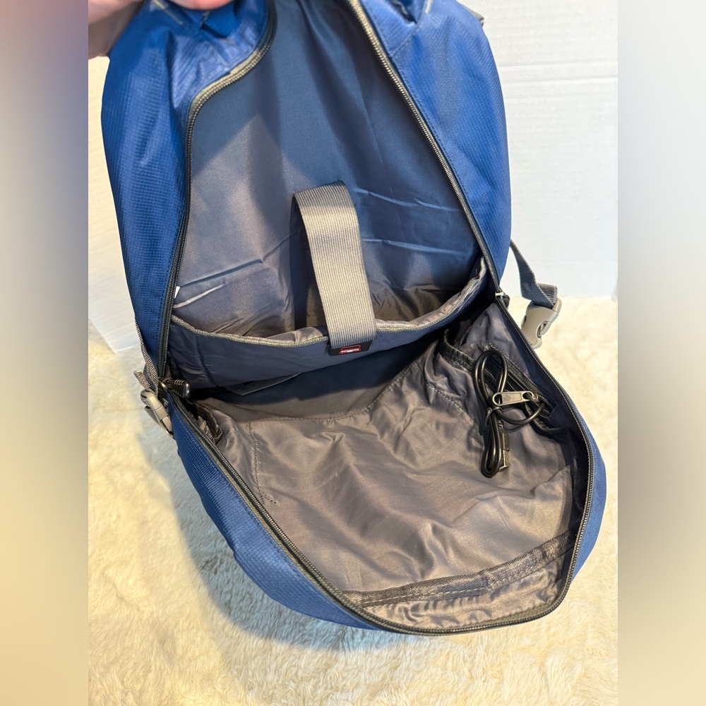 NWT ProEtrade backpack/book bag, fits laptop up to 15.6”, multi compartment,USB - Picture 7 of 7